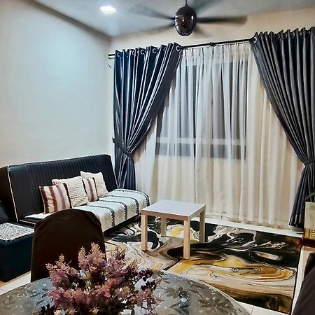 Leezahomestay Bayan Lepas Extérieur photo