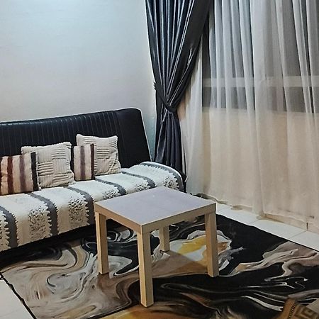 Leezahomestay Bayan Lepas Extérieur photo