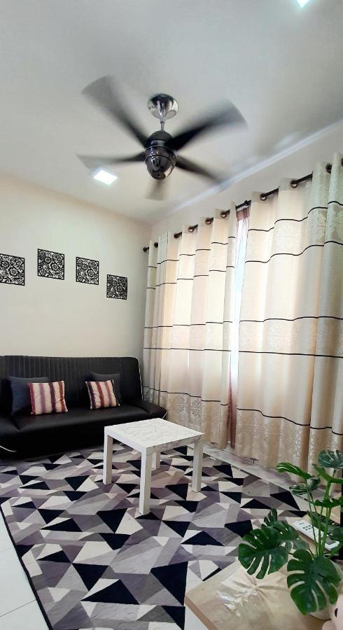Leezahomestay Bayan Lepas Extérieur photo