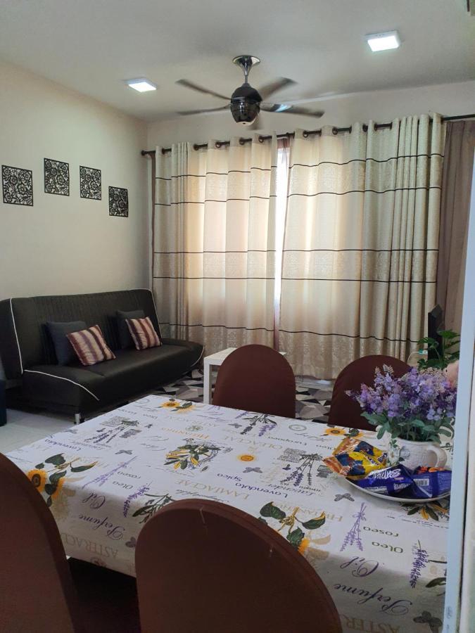 Leezahomestay Bayan Lepas Extérieur photo