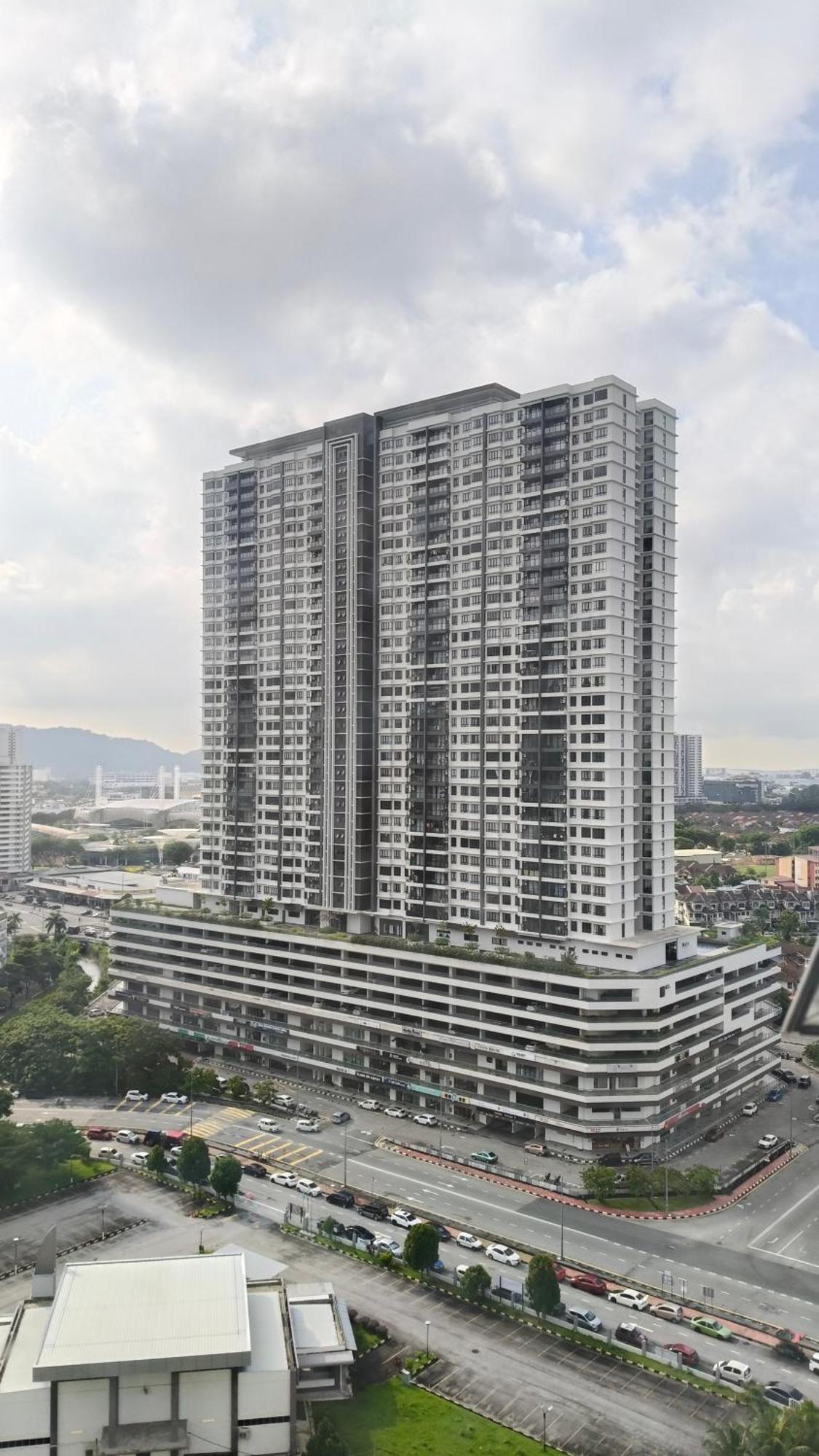Leezahomestay Bayan Lepas Extérieur photo